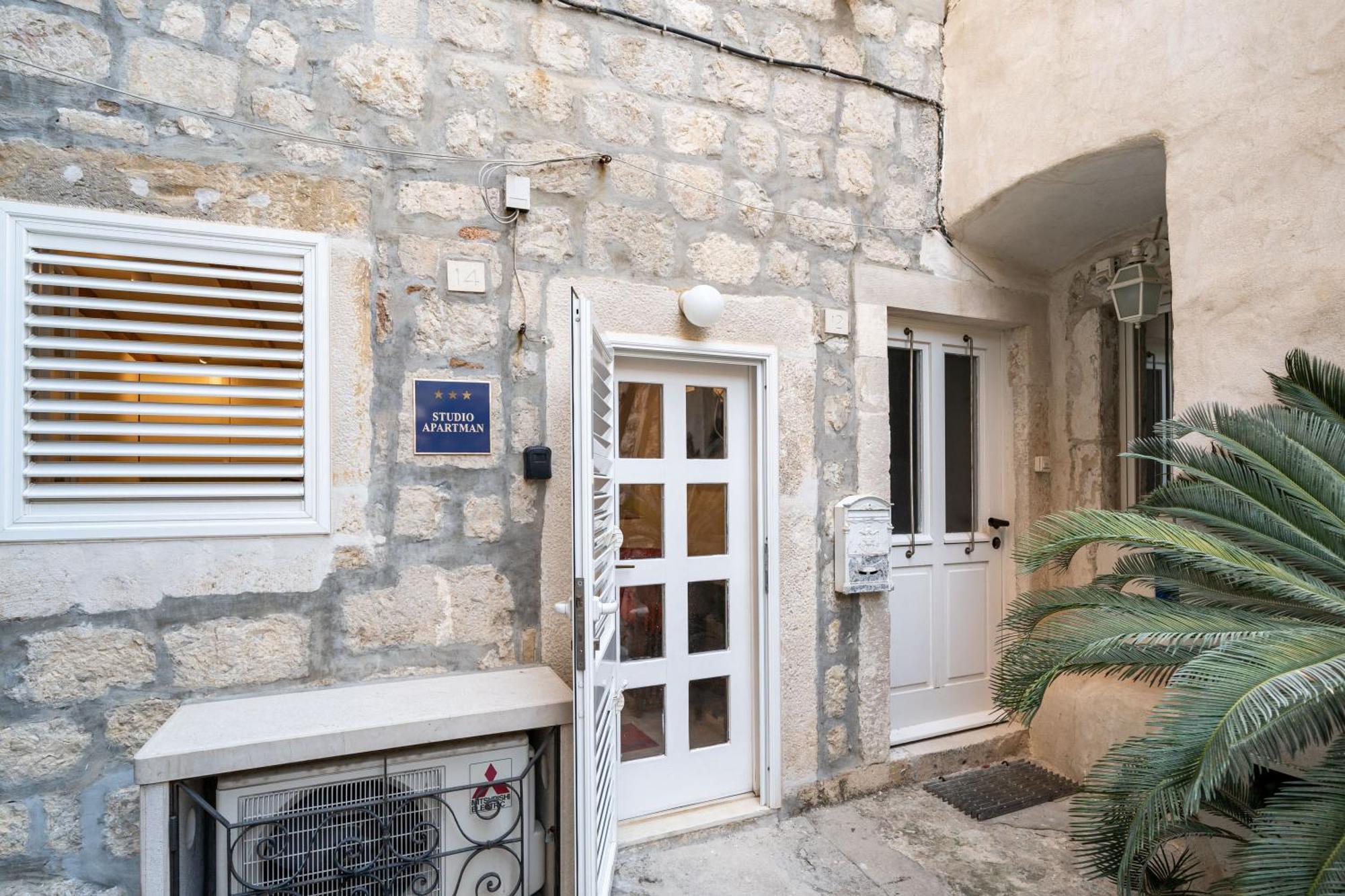Lovely Holiday House Othello Next To The Buza Beach Dubrovnik Kültér fotó